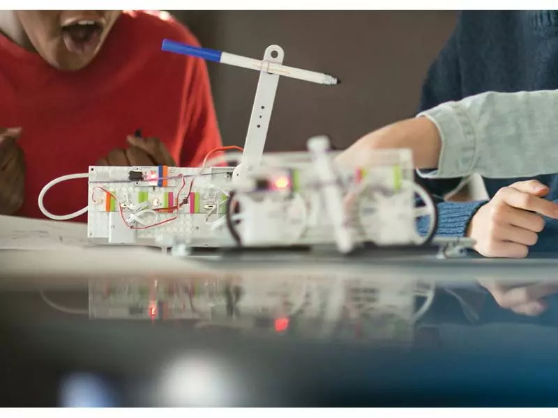 Sphero Elektronik Set littleBits STEAM+ Kit 10 Stück 8 Sphero Elektronik Set littleBits STEAM+ Kit 10 Stück – Bild 8