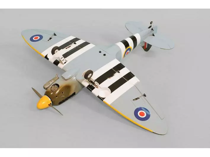 Phoenix Warbird Spitfire MK2 ARF Bausatz 8 Phoenix Warbird Spitfire MK2 ARF Bausatz – Bild 8