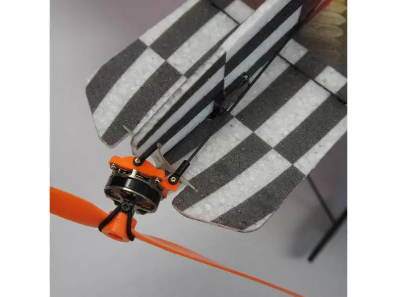 RC-Factory Flugzeug Extra 330 SuperLITE Bausatz 3 RC-Factory Flugzeug Extra 330 SuperLITE Bausatz – Bild 3